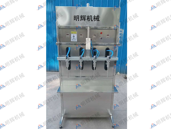 半自動(dòng)直線(xiàn)負(fù)壓式灌裝機(jī)
